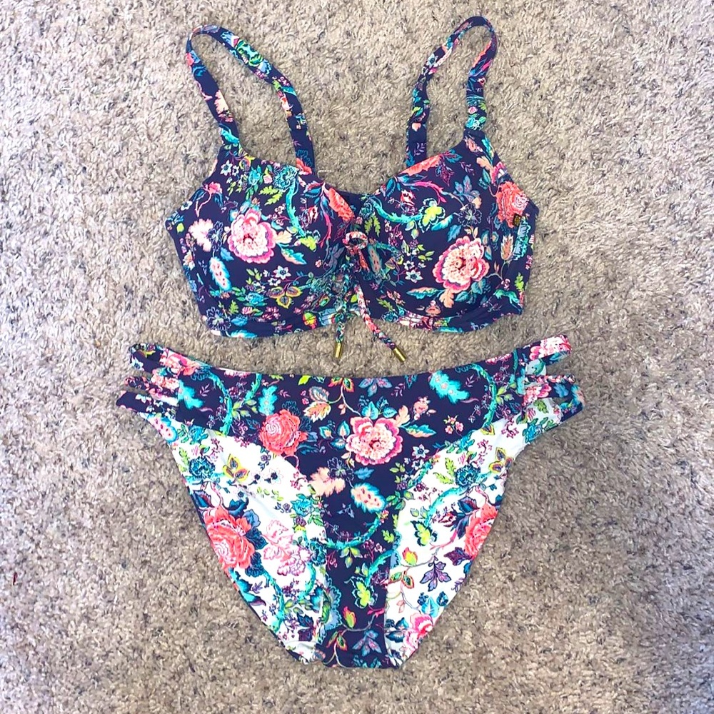 Bikini Set with Reversible Bottom - Picture 7 of 11